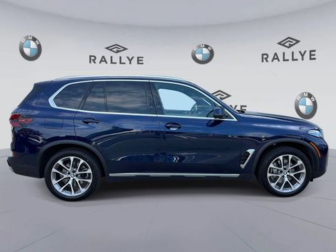 Used 2024 BMW X5 xDrive40i w/ Premium Package AWD/4WD image 4
