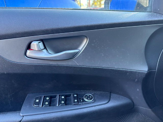 Used 2020 Kia Forte LXS FWD image 6