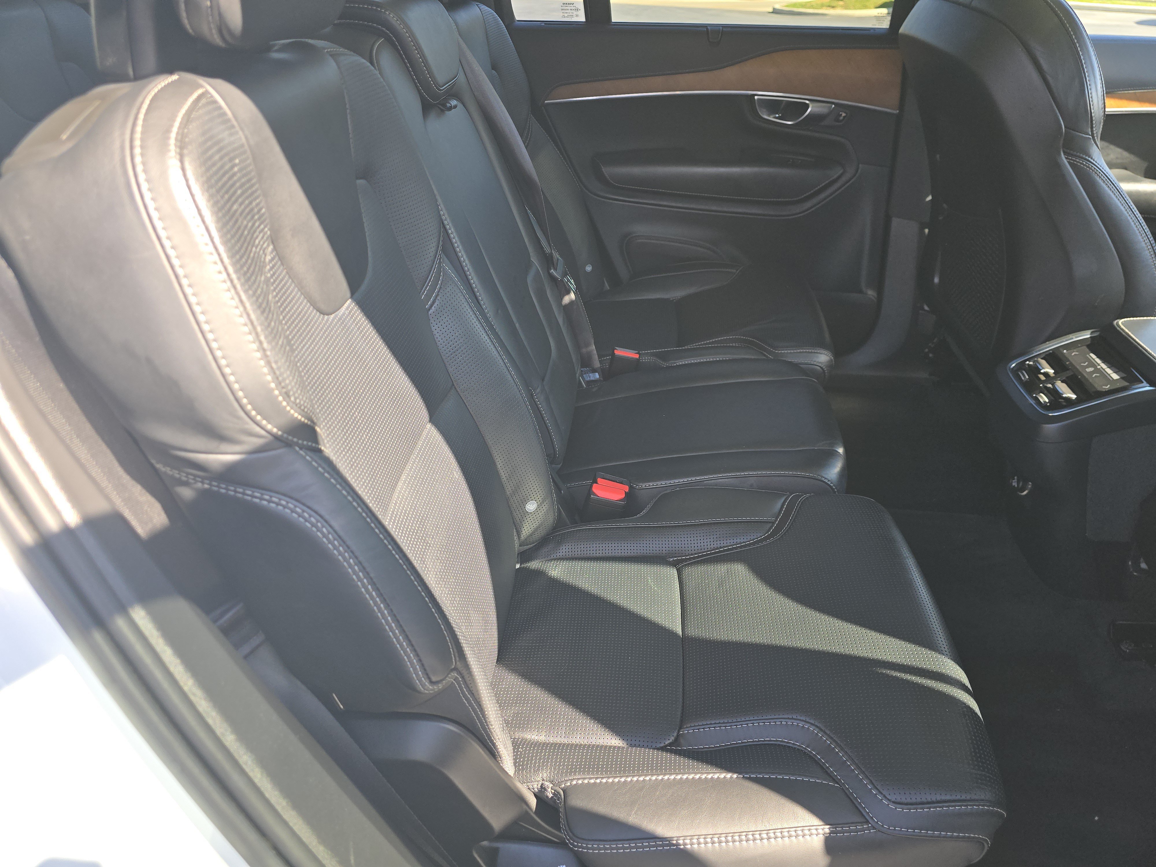 Used 2018 Volvo XC90 T6 Inscription w/ Convenience Package AWD/4WD image 18