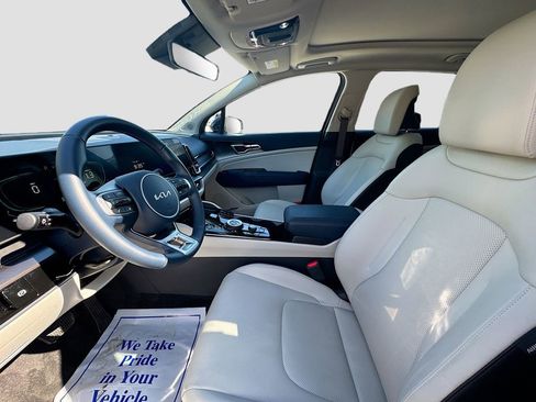 Certified 2025 Kia Sportage EX w/ EX Premium Package image 24