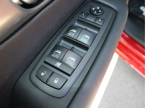 New 2026 Chrysler Pacifica Select image 10