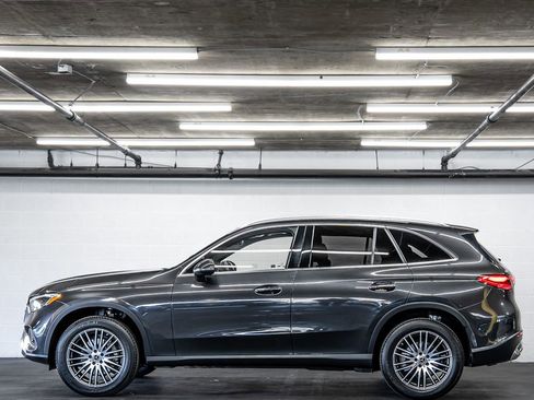 Used 2023 Mercedes-Benz GLC 300 image 2