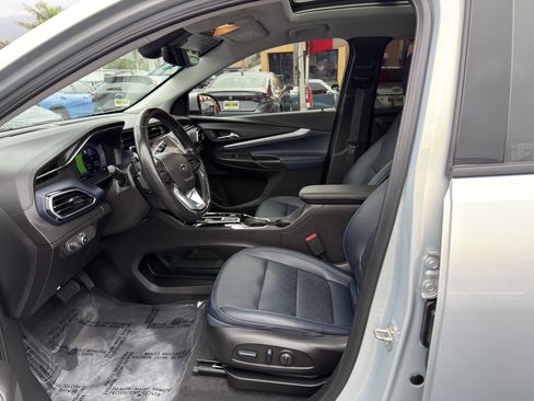 Used 2023 Chevrolet Bolt EUV Premier w/ Sun & Sound Package FWD image 22