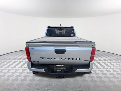 Used 2024 Toyota Tacoma SR5 w/ SR5 Upgrade Package AWD/4WD image 6