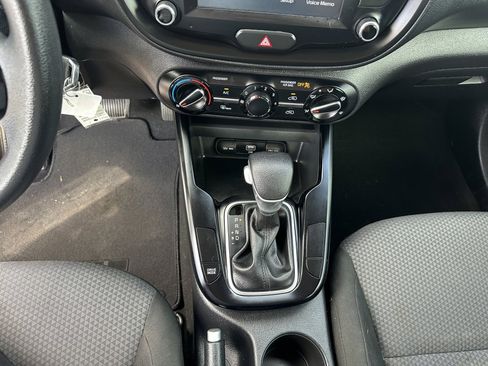 Used 2020 Kia Soul LX image 12