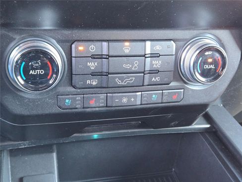 Used 2019 Ford F150 Lariat w/ Equipment Group 502A Luxury AWD/4WD image 34