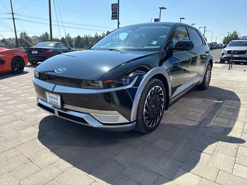 Used 2023 Hyundai Ioniq 5 Limited AWD/4WD image 4