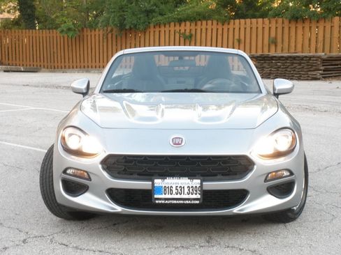 Used 2018 FIAT 124 Spider Classica w/ Technology & Siriusxm Group image 5