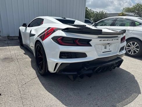 Used 2024 Chevrolet Corvette Z06 RWD image 3