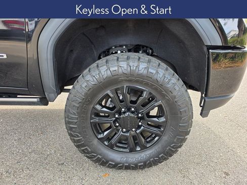 Used 2021 GMC Sierra 3500 Denali w/ Denali Black Diamond Edition AWD/4WD image 25