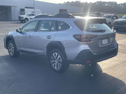 Used 2025 Subaru Outback AWD/4WD image 8