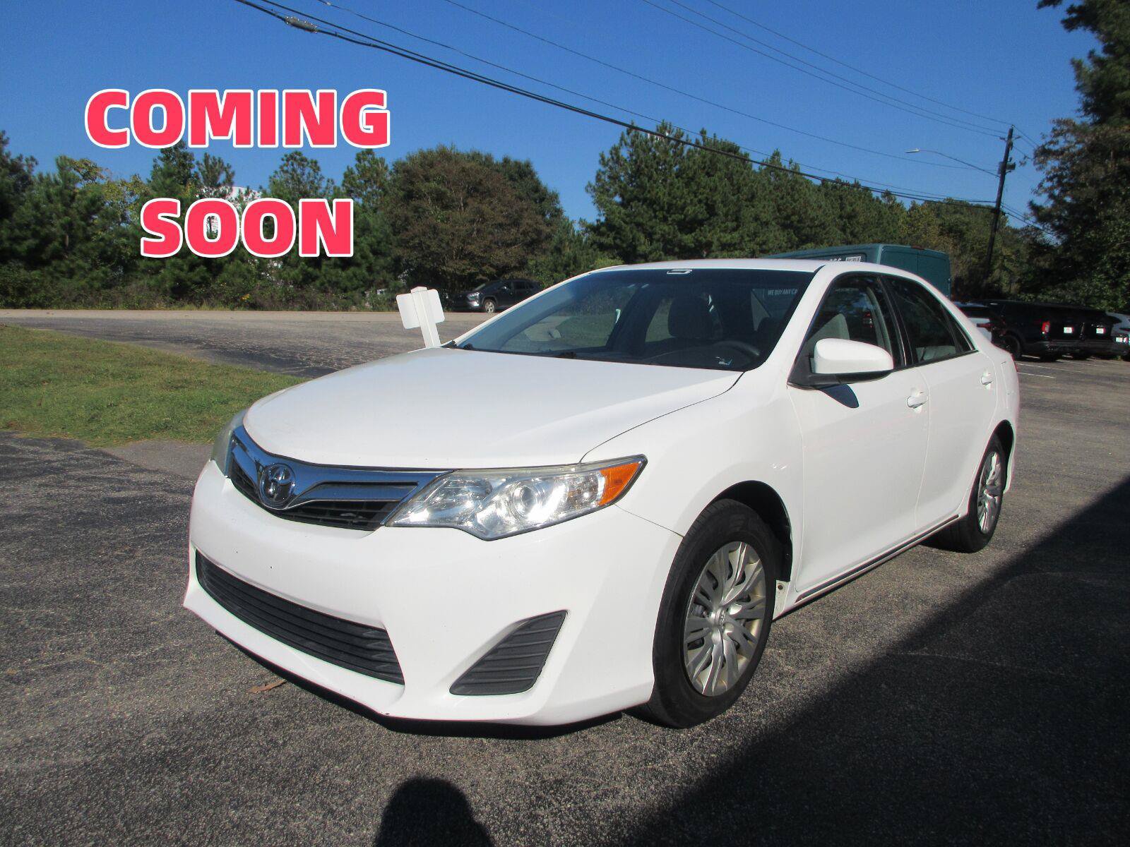 Used 2014 Toyota Camry LE FWD image 1