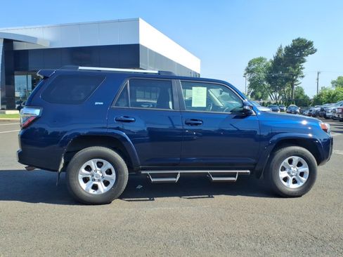 Used 2024 Toyota 4Runner SR5 Premium w/ Moonroof Package AWD/4WD image 2