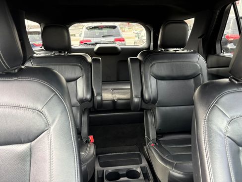 Used 2020 Ford Explorer Limited image 21