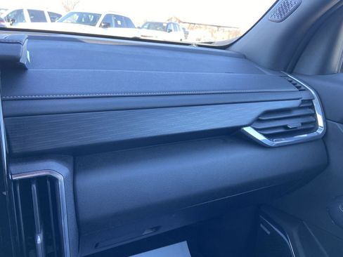 Used 2025 GMC Acadia Elevation image 55