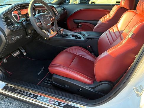Used 2023 Dodge Challenger SRT Hellcat image 9