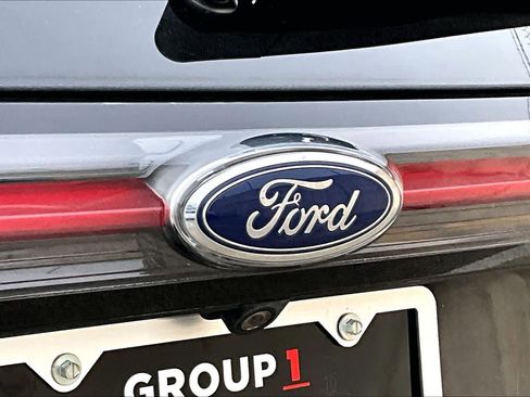 Used 2015 Ford Edge Titanium w/ Equipment Group 301A image 31