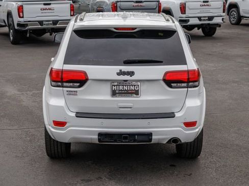 Used 2018 Jeep Grand Cherokee Altitude image 32