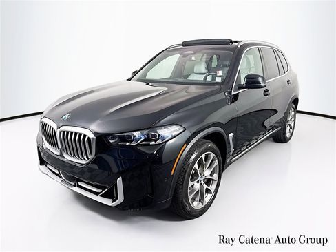 Used 2024 BMW X5 xDrive40i w/ Premium Package image 3