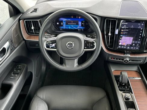 Used 2024 Volvo XC60 T8 Plus w/ Protection Package Premier AWD/4WD image 16