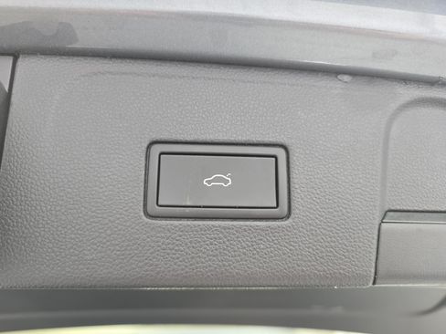 Certified 2023 Volkswagen Atlas SE w/ Panoramic Sunroof Package FWD image 14