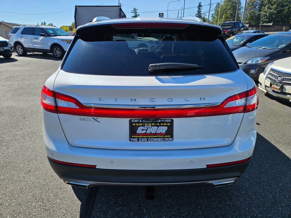 Used 2017 Lincoln MKX Reserve w/ Lincoln MKX Climate Package FWD image 5
