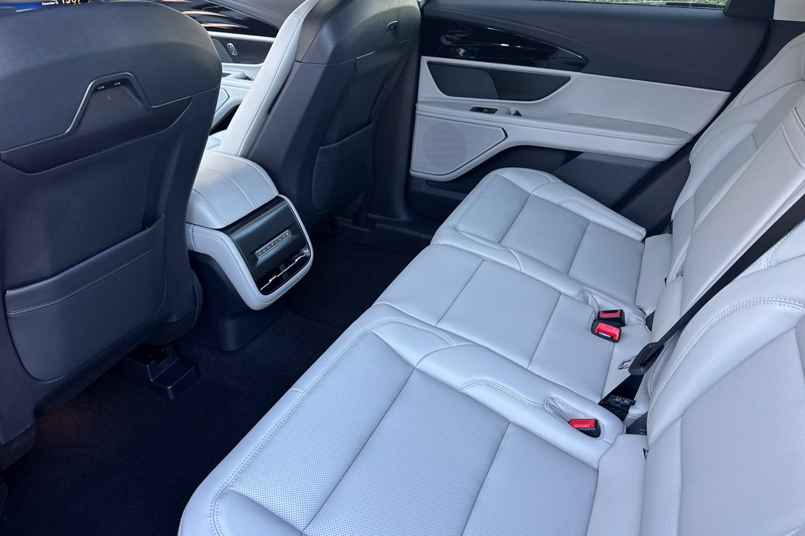 Used 2026 Lincoln Nautilus Premier w/ Jet Appearance Package AWD/4WD image 29