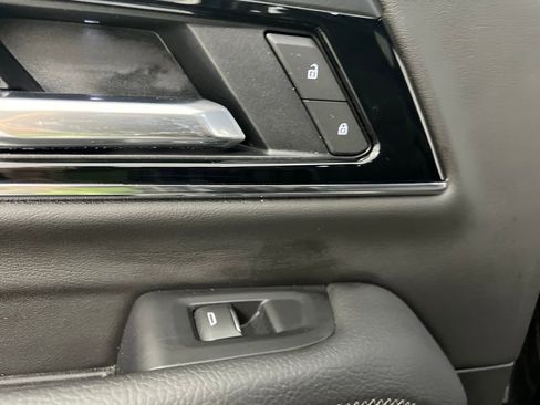 Used 2025 GMC Yukon Denali image 17