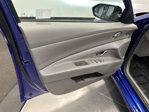 Certified 2025 Hyundai Elantra Sport FWD image 10