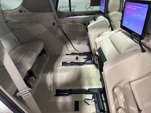 Used 2025 Cadillac Escalade Sport Platinum w/ LPO, ONYX Package image 29