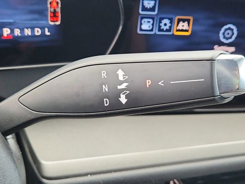Used 2024 Chevrolet Traverse LT FWD image 24