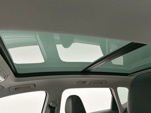 Used 2023 Volkswagen Taos SE w/ Panoramic Sunroof Package image 22