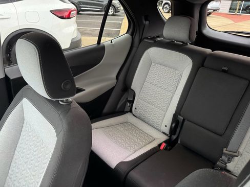 Used 2024 Chevrolet Equinox LS w/ LS Convenience Package image 26