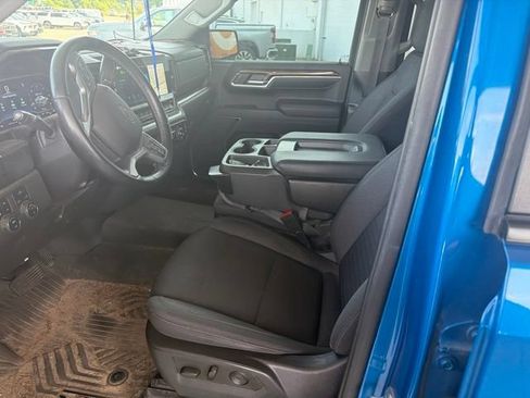 Used 2023 Chevrolet Silverado 1500 RST w/ Z71 Off-Road Package AWD/4WD image 9