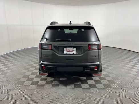 Used 2026 Jeep Cherokee Laredo AWD/4WD image 6