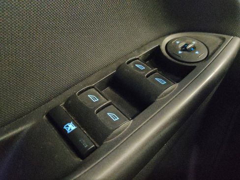 Used 2018 Ford Focus SEL FWD image 27