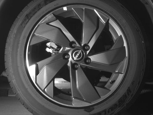 Used 2025 Nissan Rogue SV FWD image 15