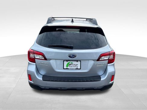 Used 2017 Subaru Outback 2.5i Limited image 7