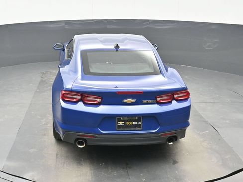 Used 2021 Chevrolet Camaro LT RWD image 18