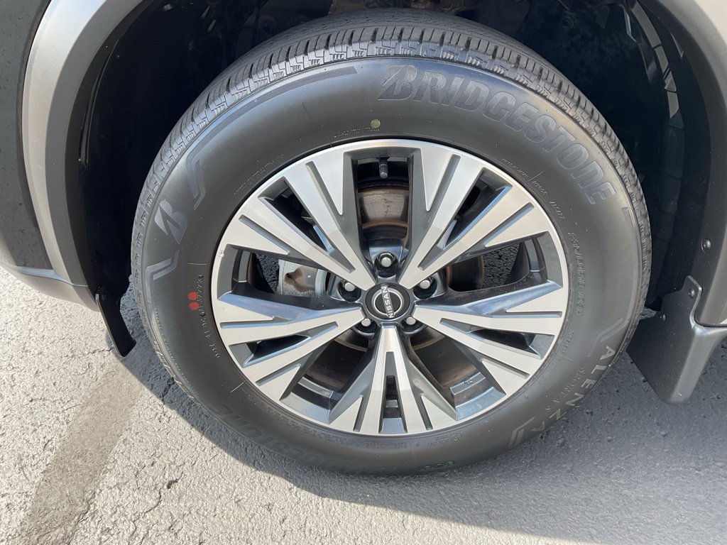 Used 2023 Nissan Rogue SV AWD/4WD image 9
