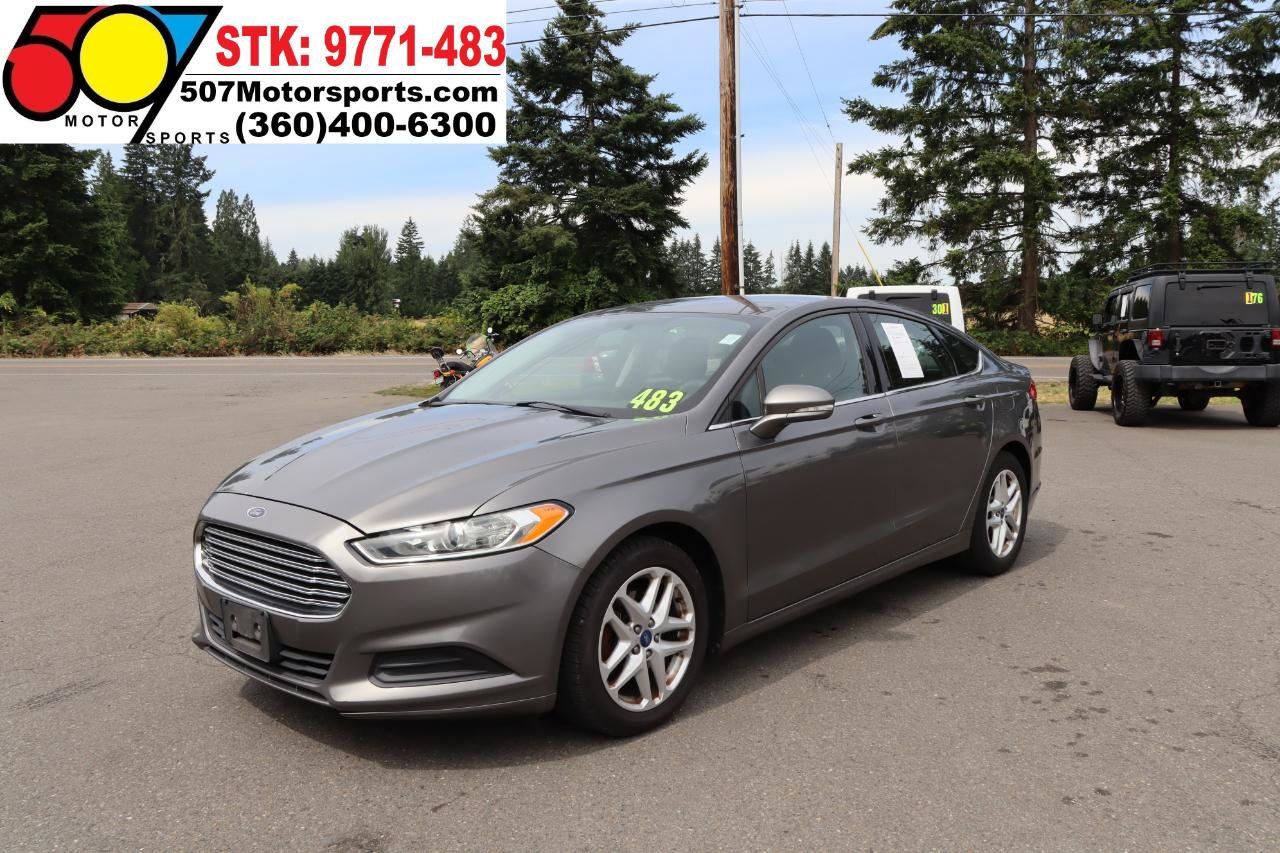 Used 2014 Ford Fusion SE FWD image 2