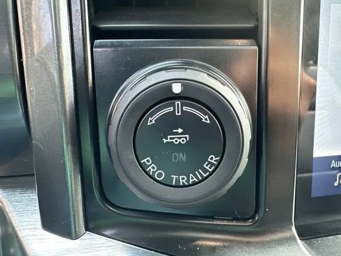 Used 2023 Ford F150 Lariat AWD/4WD image 39