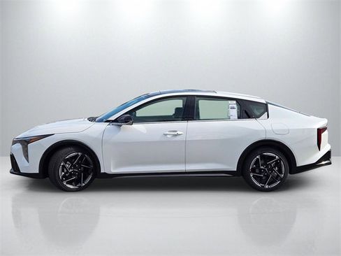 New 2025 Kia K4 GT-Line image 7