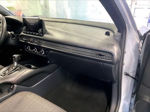 Used 2025 Honda HR-V Sport image 13