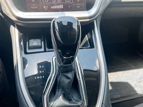 Used 2025 Subaru Outback Onyx Edition image 17