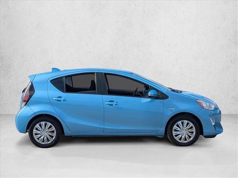 Used 2016 Toyota Prius C Two image 4
