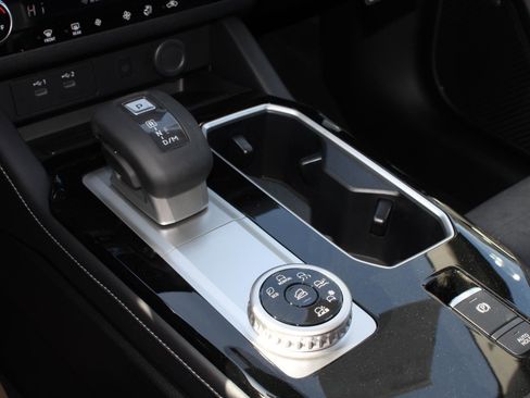 New 2026 Mitsubishi Outlander SE image 15