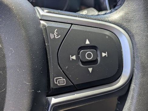Used 2021 Volvo XC60 T5 Momentum w/ Protection Package Premier FWD image 13