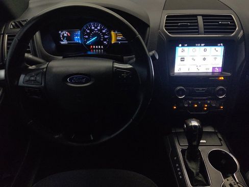 Used 2019 Ford Explorer XLT w/ Equipment Group 201A FWD image 22