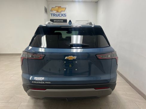 Used 2025 Chevrolet Equinox LT w/ Convenience Package II image 17